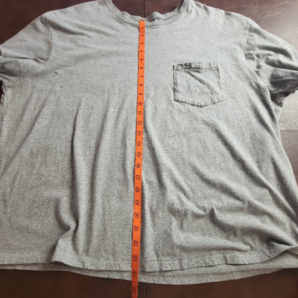 Torrid grey short-sleeve t-shirt with front pocket EUC size 2 or 2X 100% cotton - Picture 8 of 8